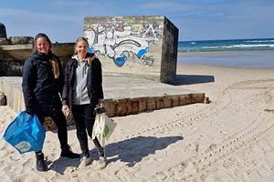 Greentel og Race for Oceans fjerner plastik fra stranden i Løkken